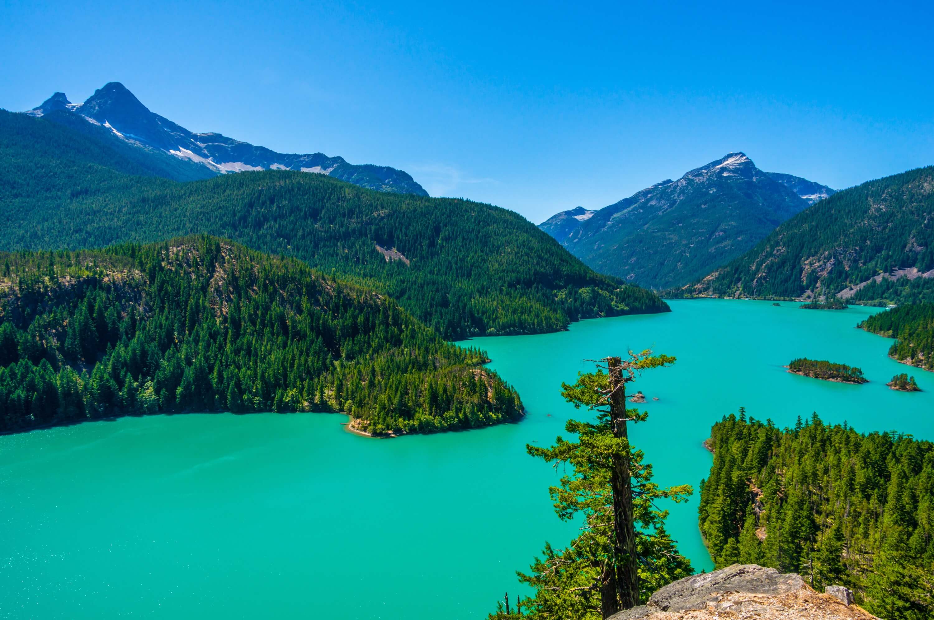 Explore Washington's Snow Capped Cascade Mountains | Visitor's Guide by